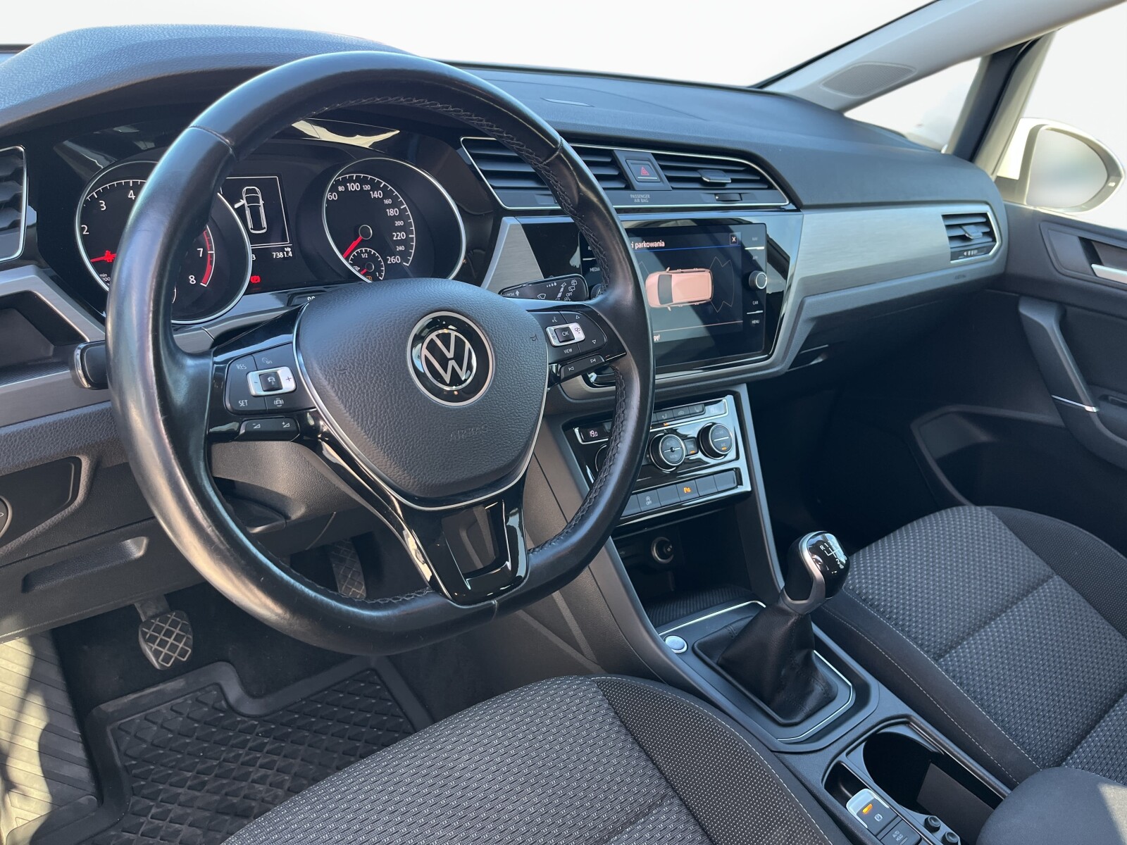 Volkswagen Touran - zdjęcie 5