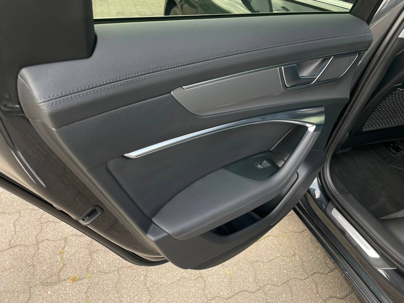 Audi A6 Limousine - zdjęcie 10