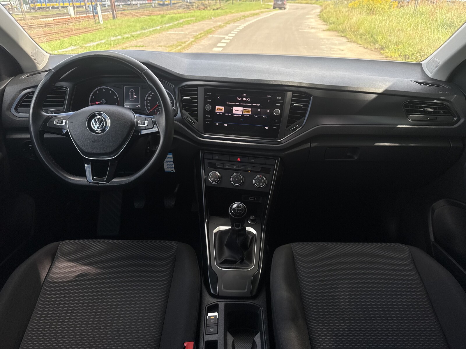 Volkswagen T-Roc - zdjęcie 9