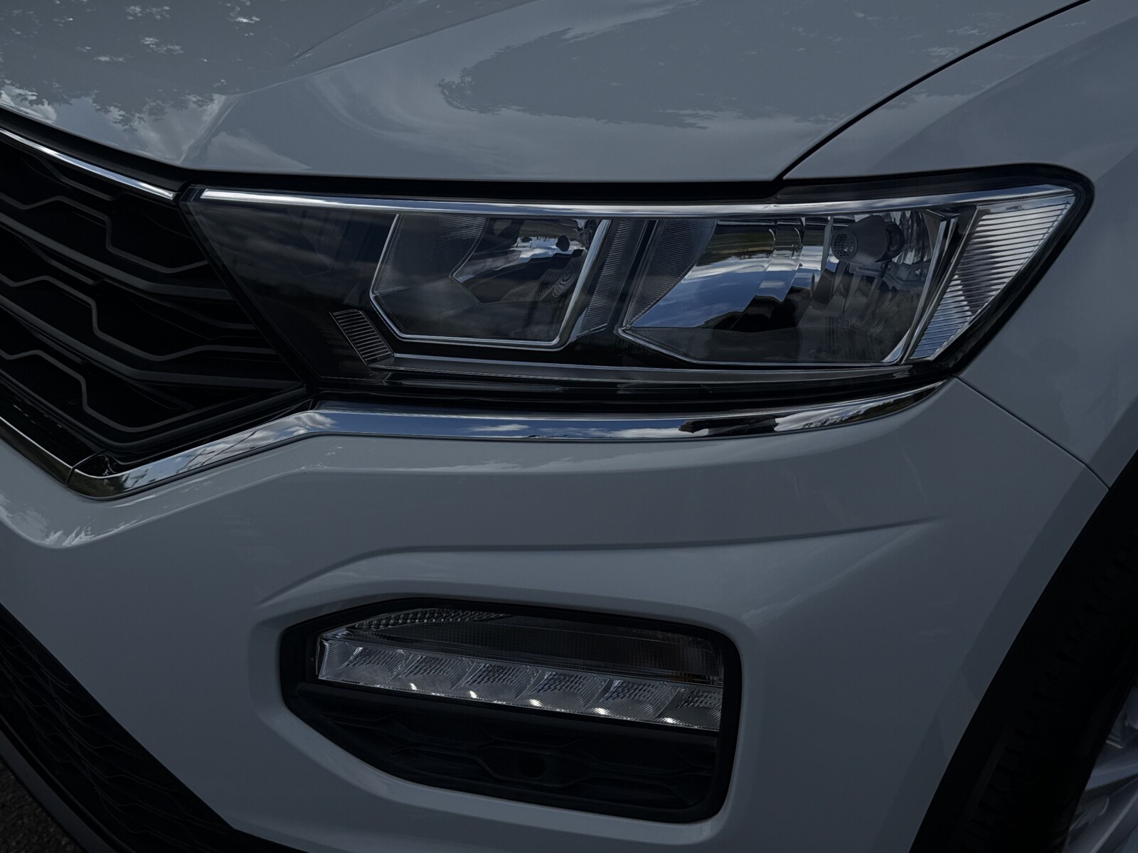 Volkswagen T-Roc - zdjęcie 34