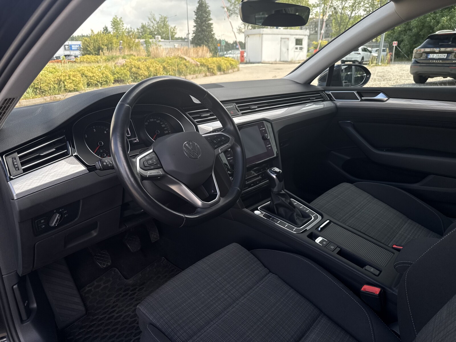 Volkswagen Passat Variant - zdjęcie 11