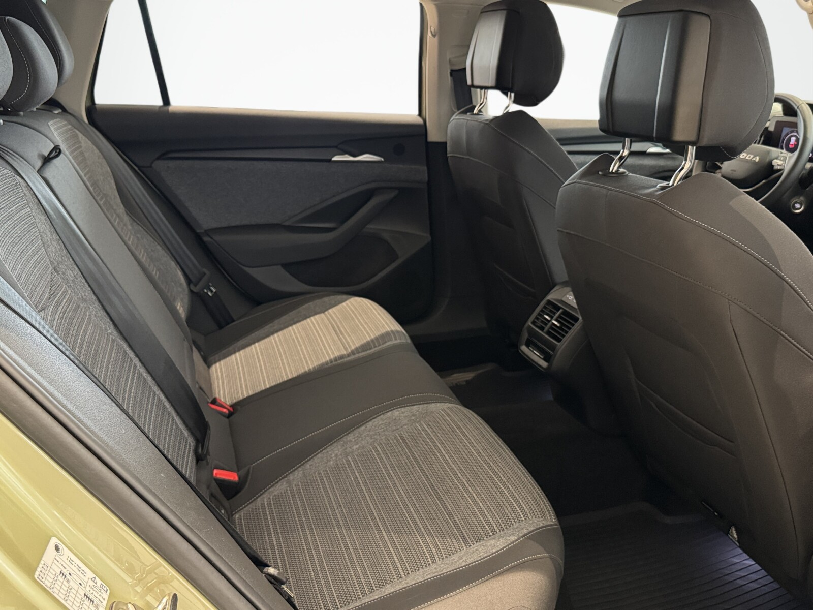 Škoda Superb Combi - zdjęcie 14