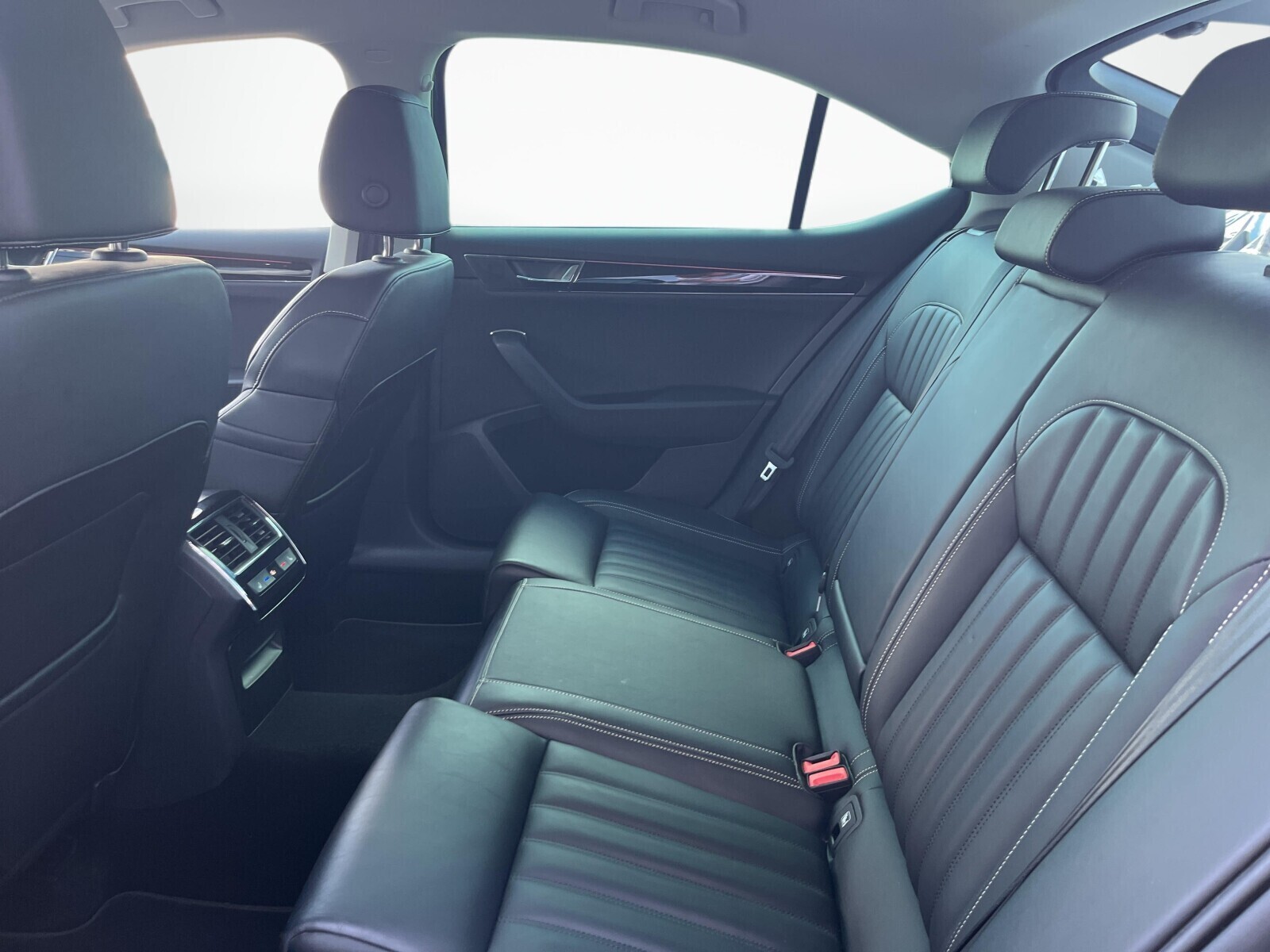 Škoda Superb - zdjęcie 14