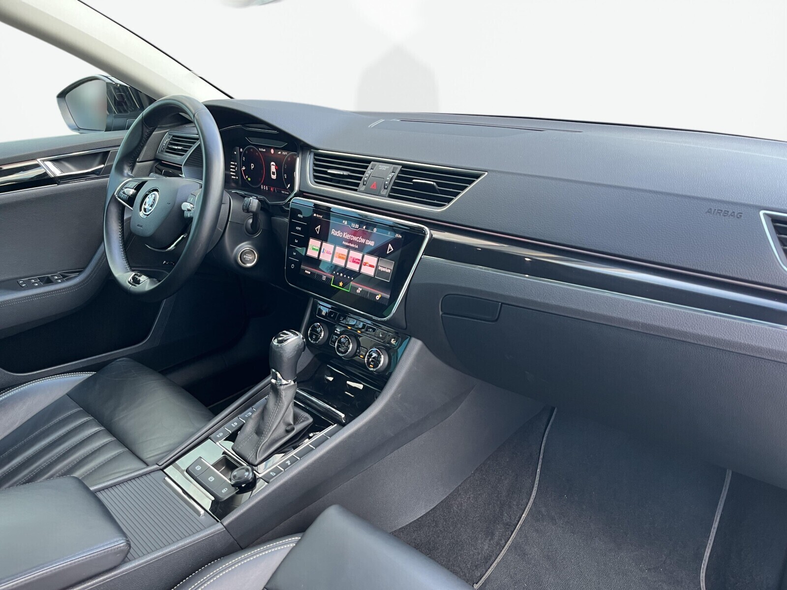 Škoda Superb - zdjęcie 11
