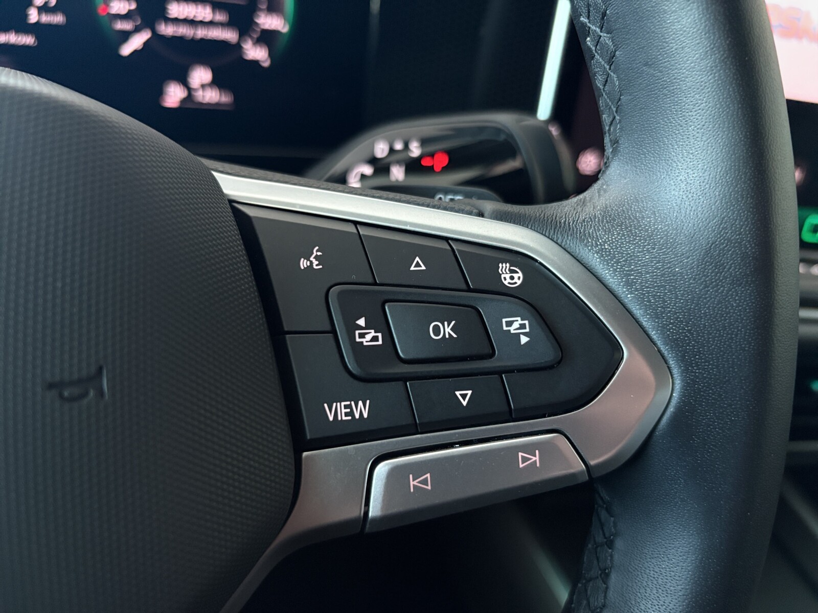 Volkswagen Passat - zdjęcie 14