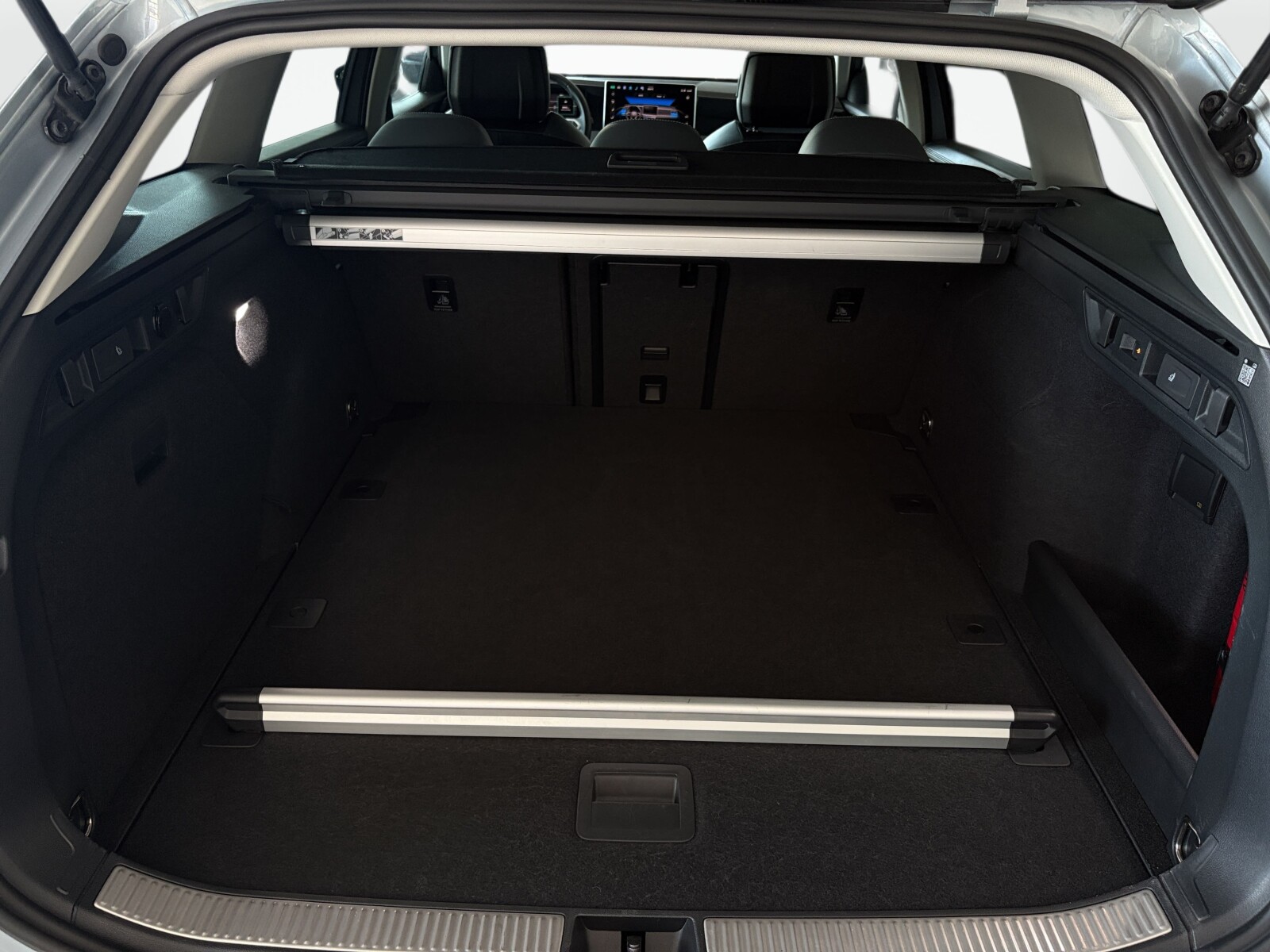 Volkswagen Passat - zdjęcie 26
