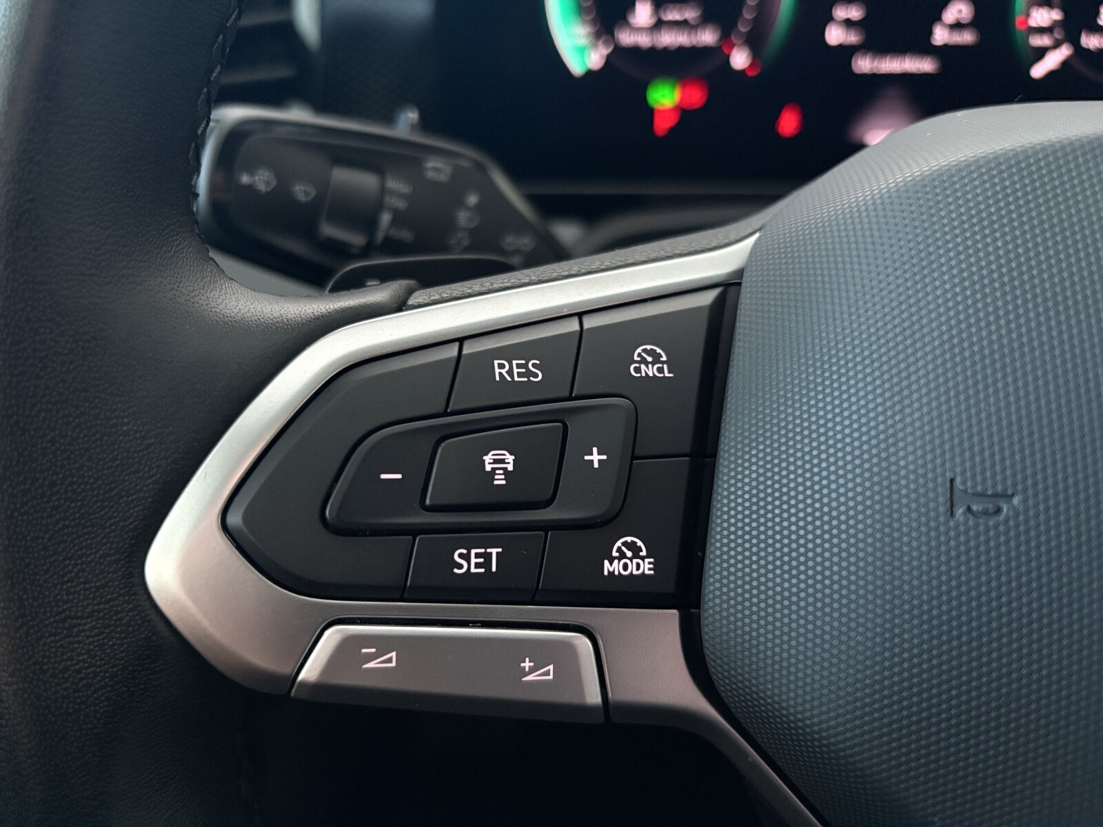 Volkswagen Passat - zdjęcie 13