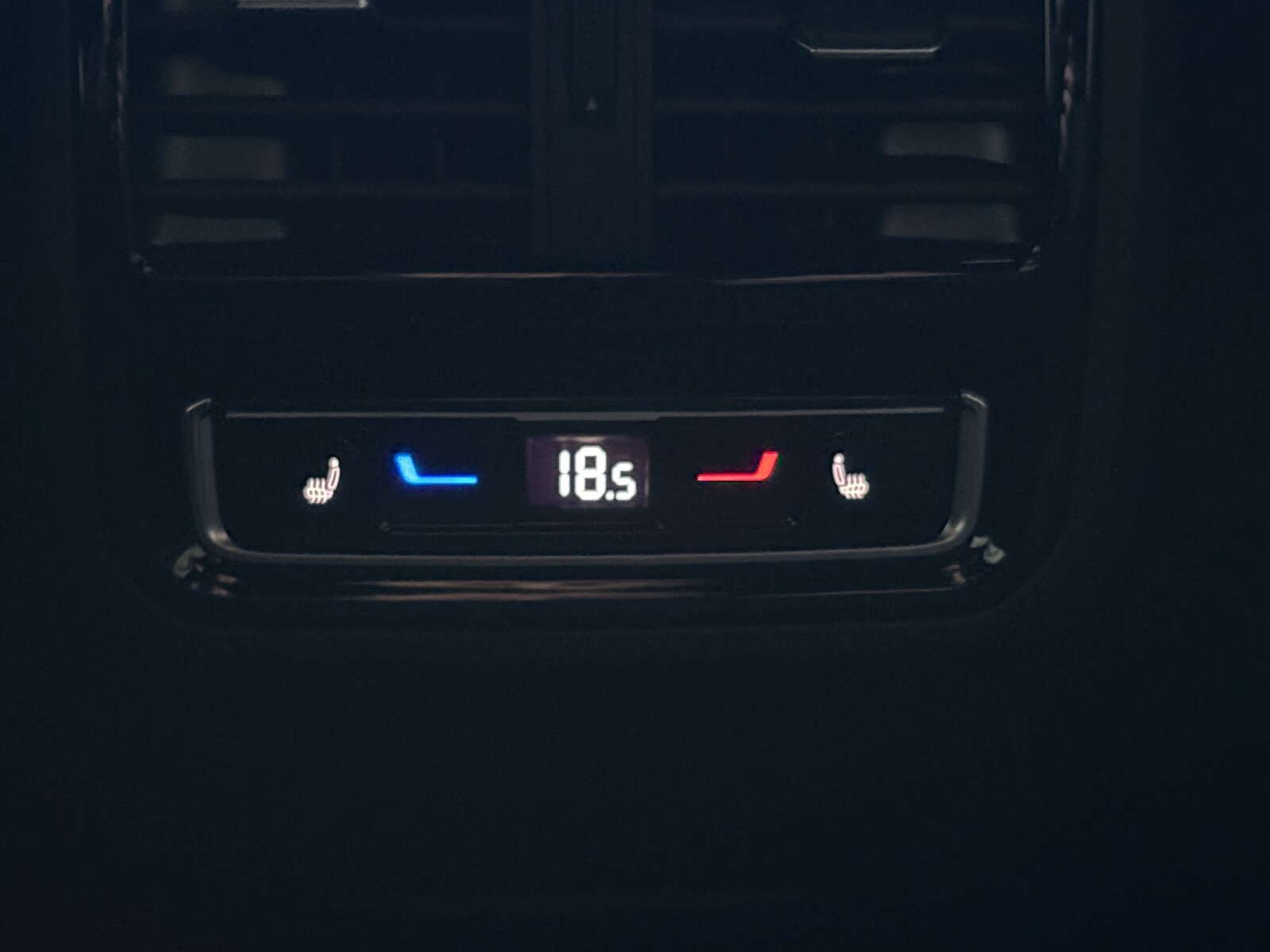Volkswagen Arteon - zdjęcie 24