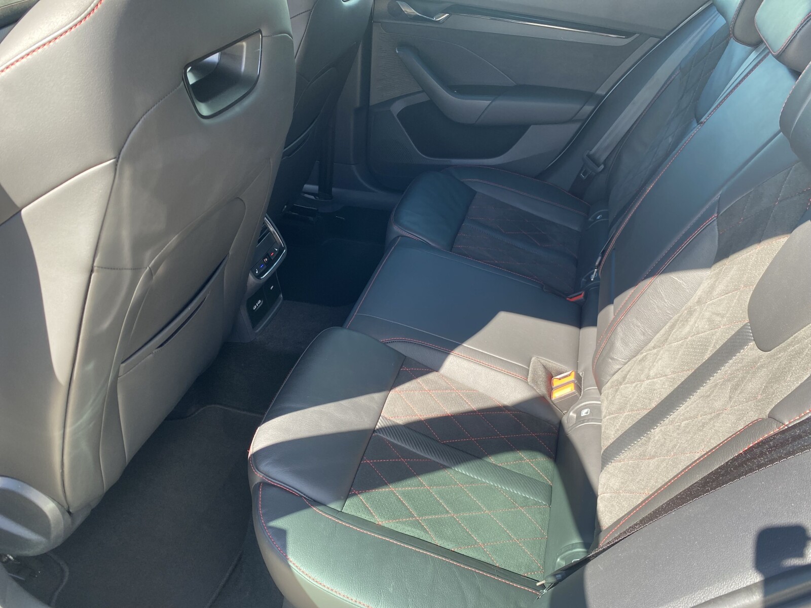 Škoda Octavia Combi - zdjęcie 10