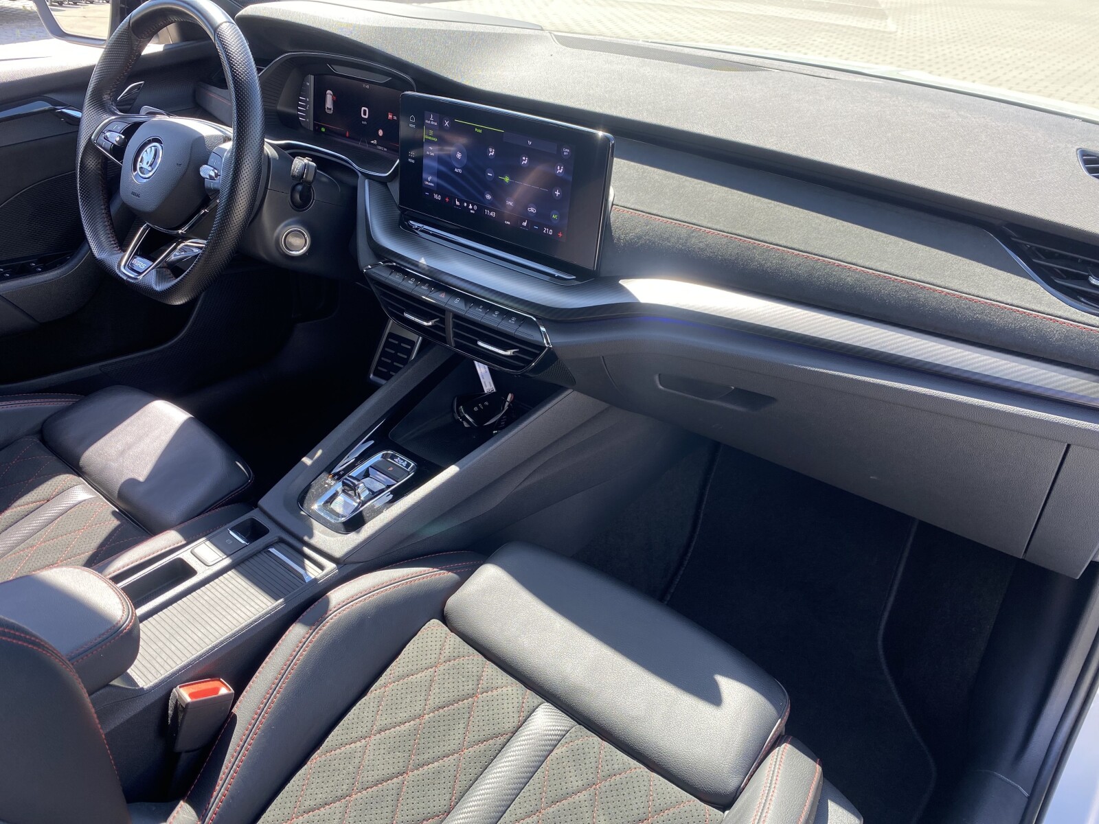 Škoda Octavia Combi - zdjęcie 18