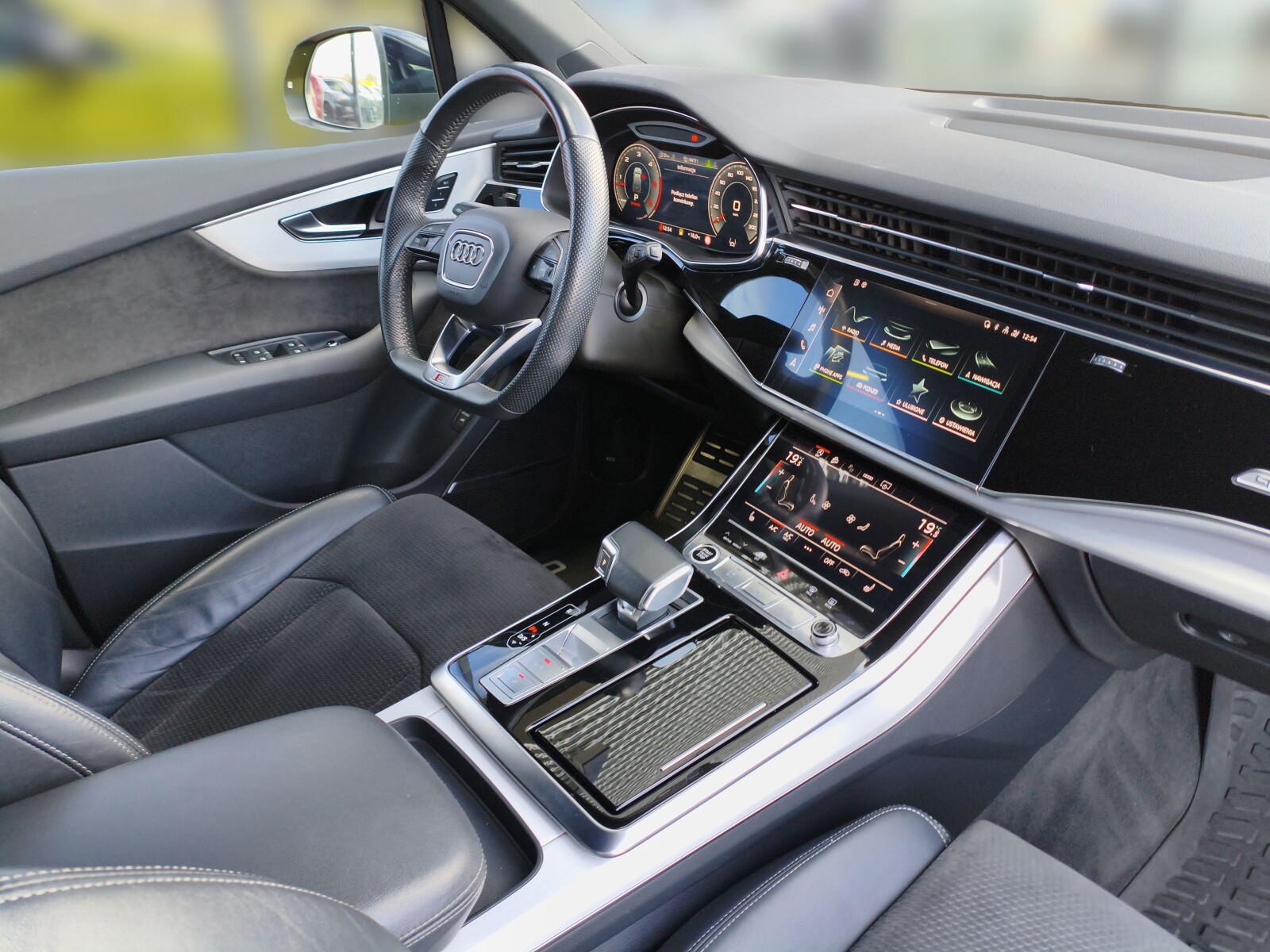 Audi Q7 - zdjęcie 10