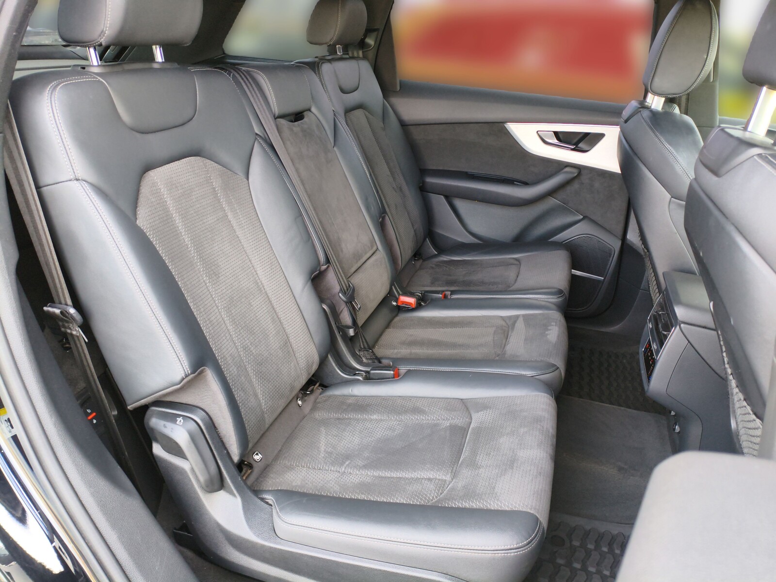 Audi Q7 - zdjęcie 28