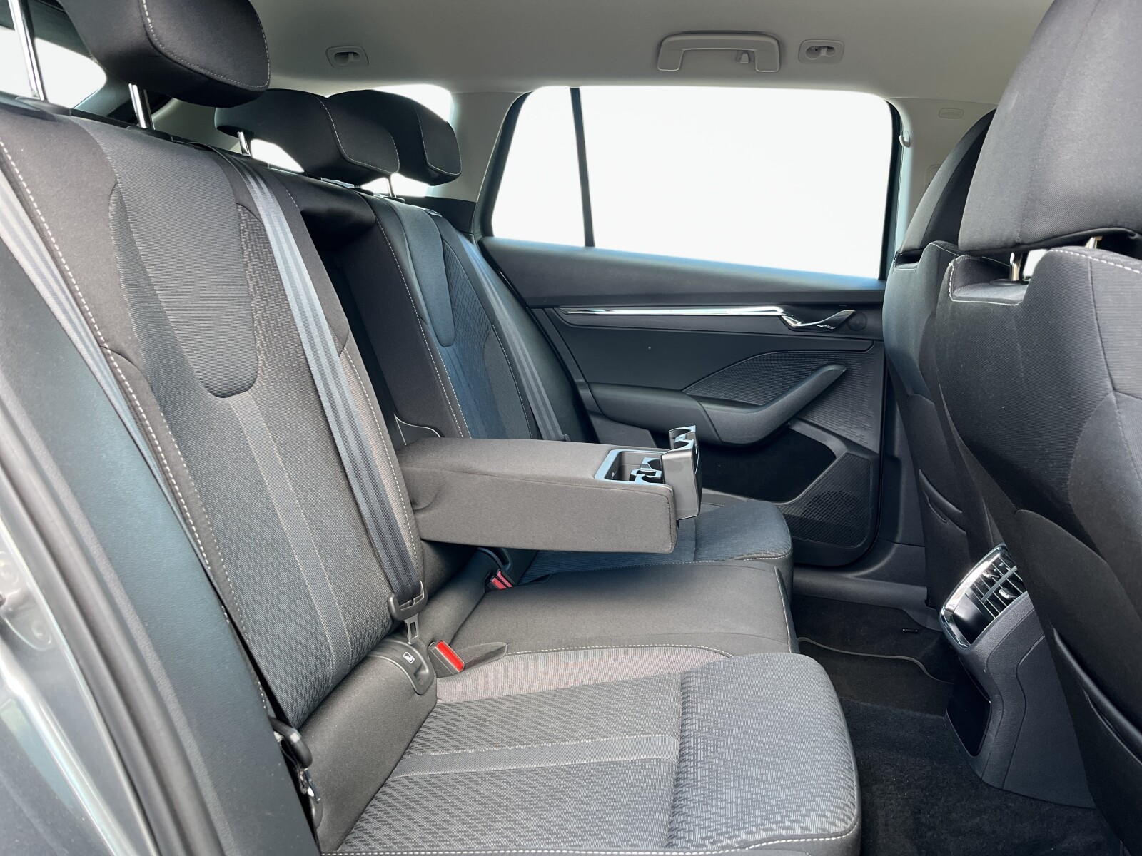 Škoda Octavia Combi - zdjęcie 20