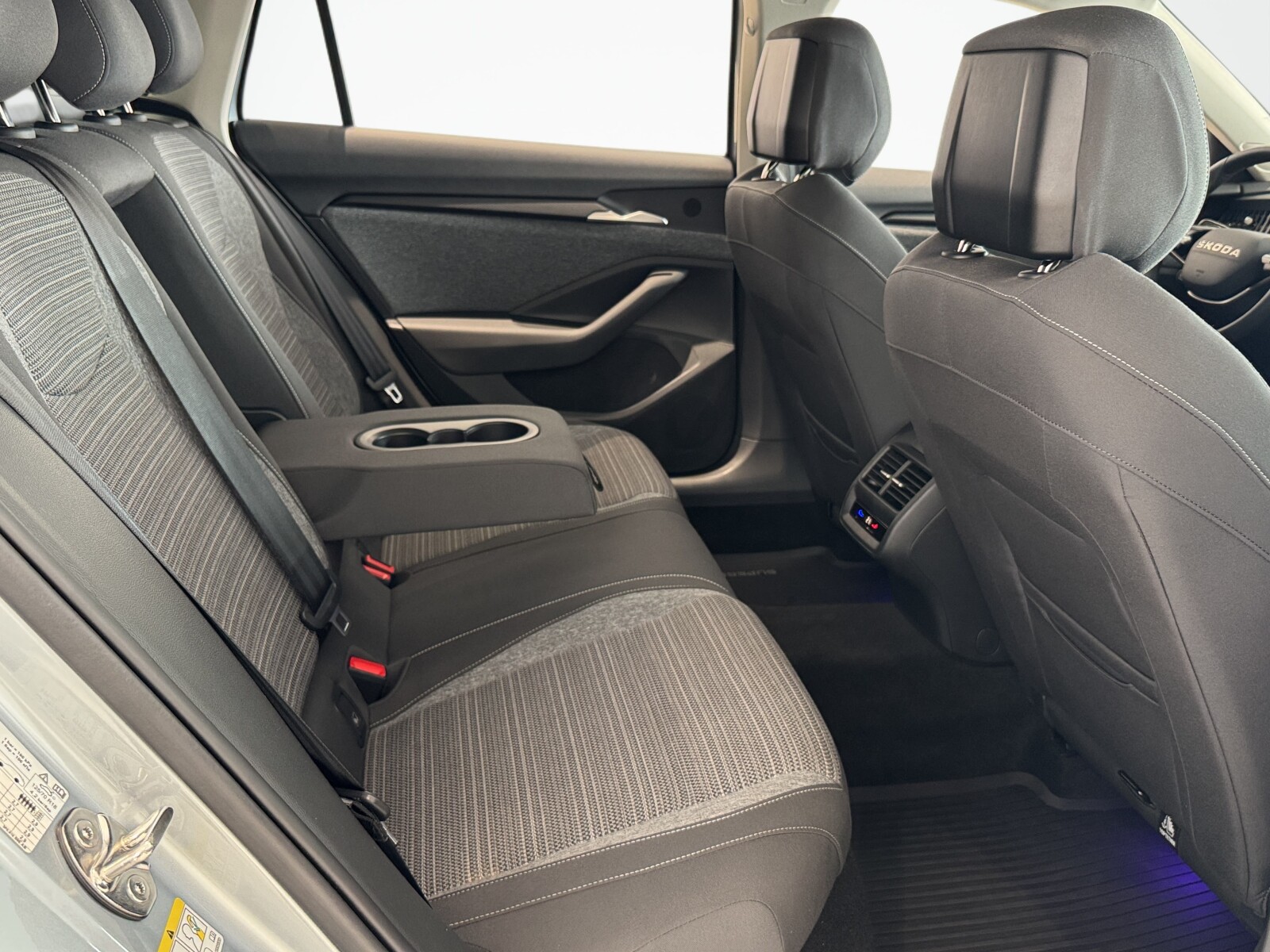Škoda Superb Combi - zdjęcie 17