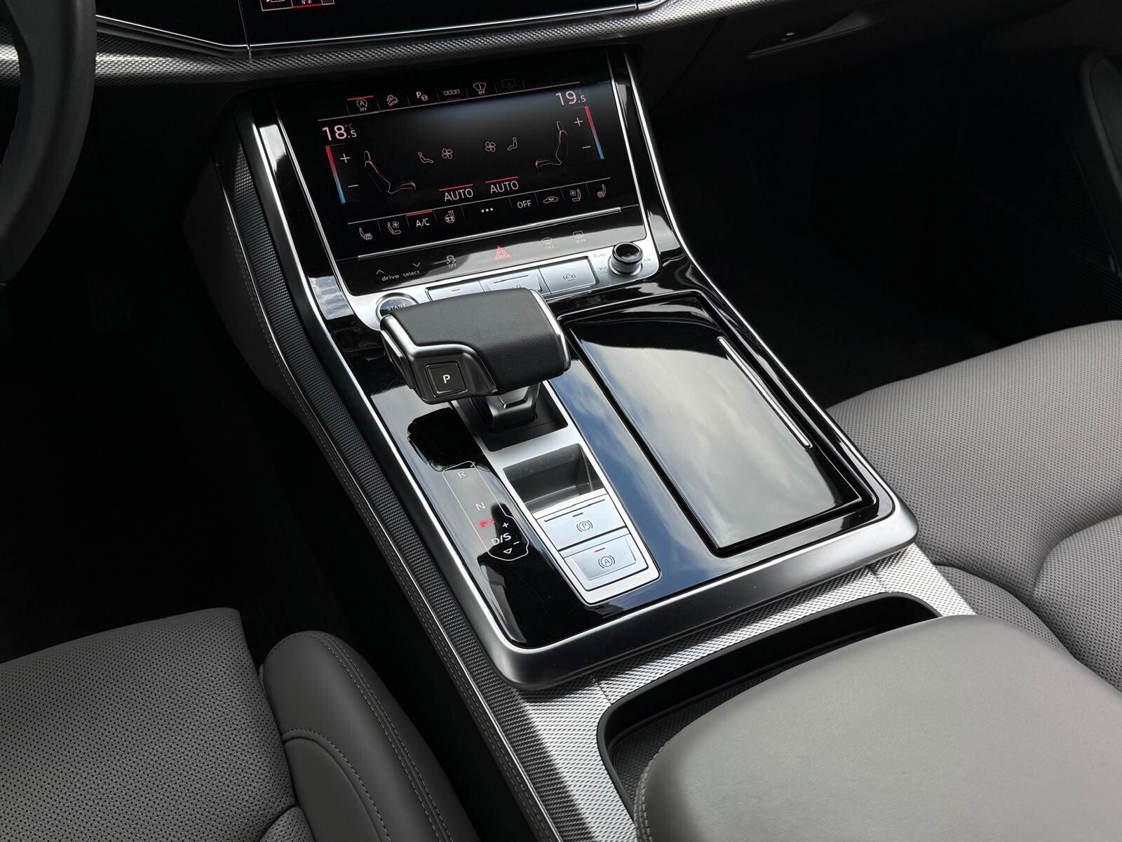 Audi Q8 - zdjęcie 30