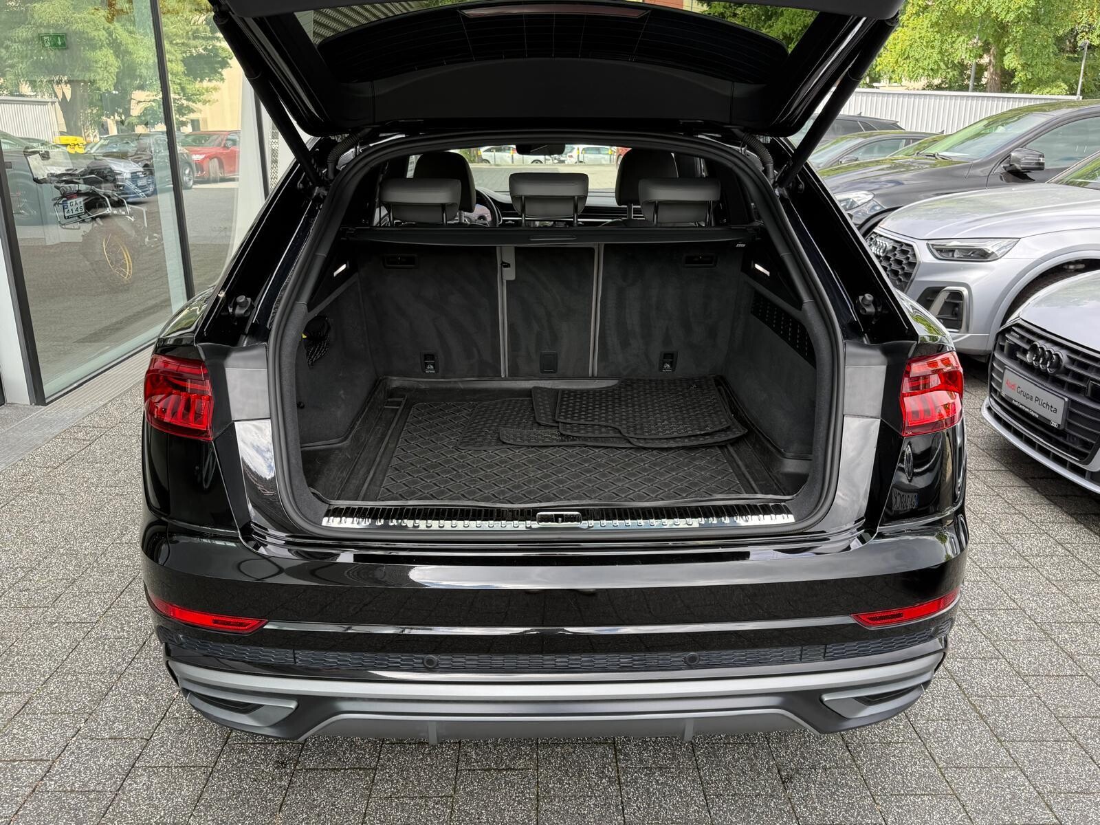 Audi Q8 - zdjęcie 24