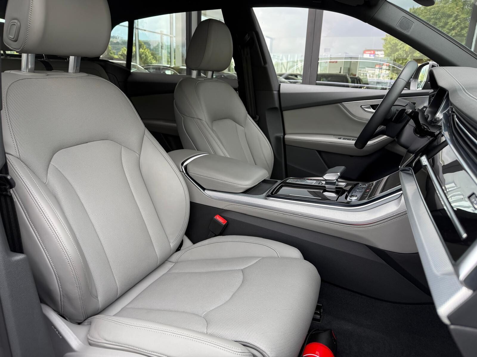 Audi Q8 - zdjęcie 29