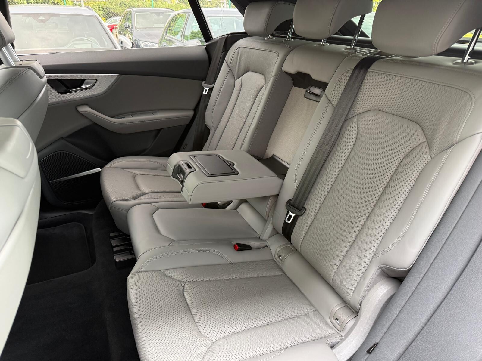 Audi Q8 - zdjęcie 23
