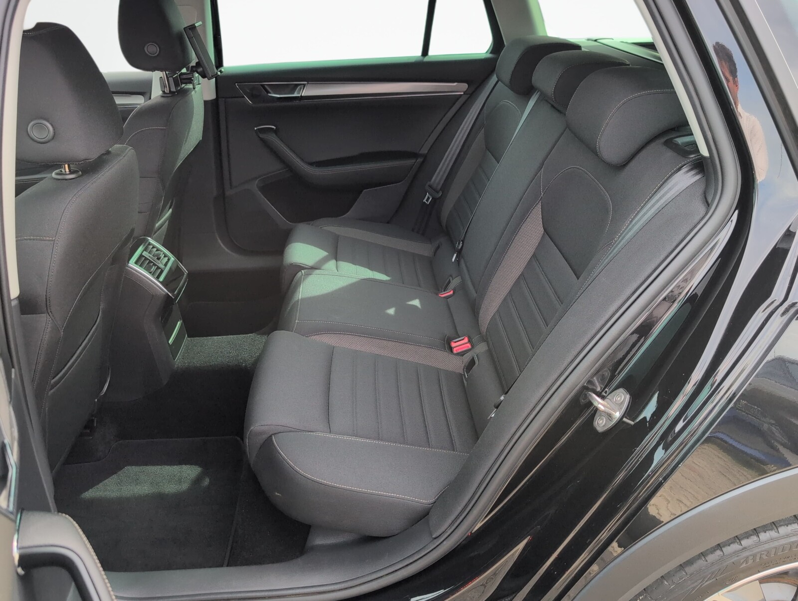 Škoda Superb Combi - zdjęcie 12
