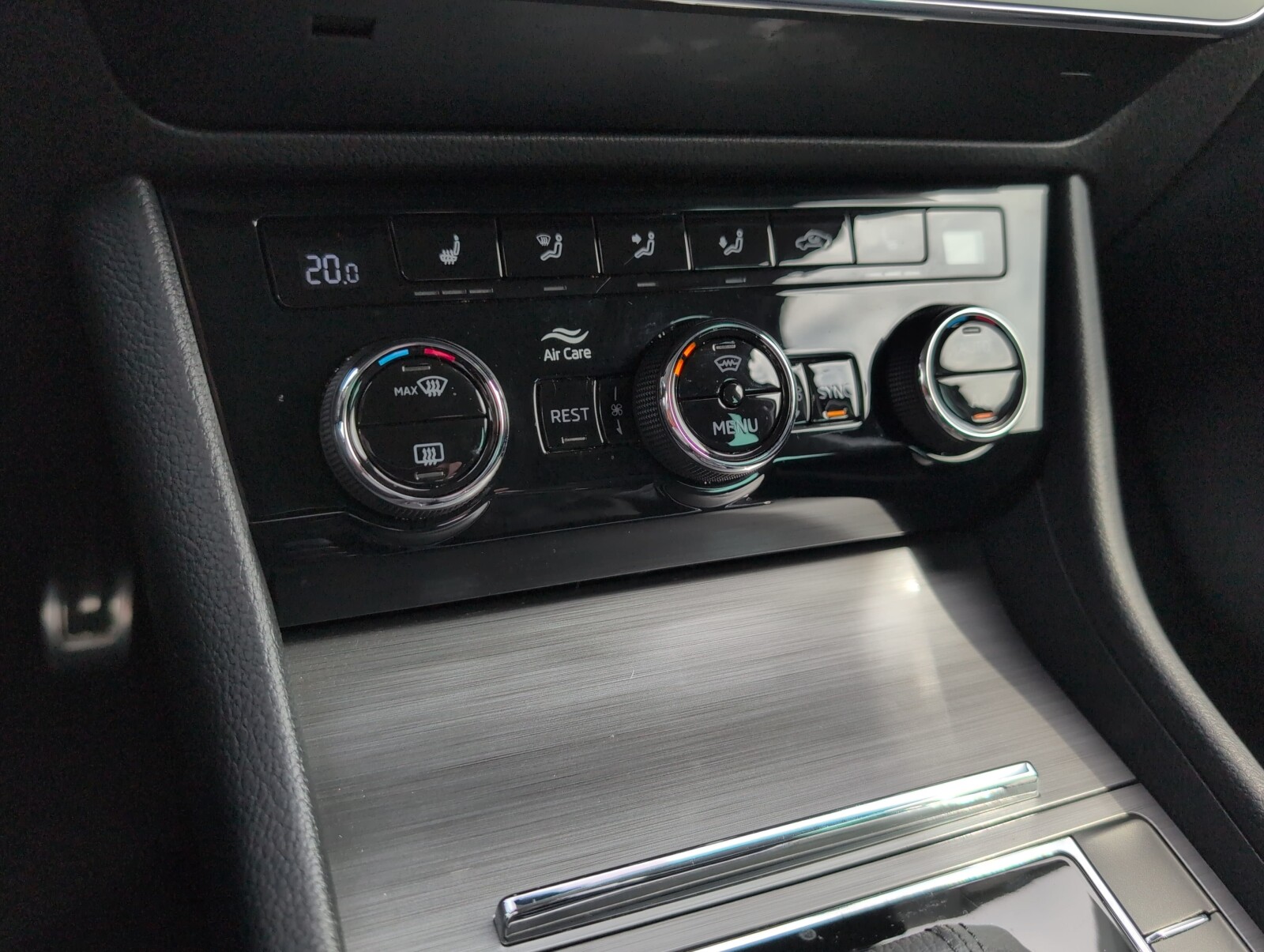 Škoda Superb Combi - zdjęcie 37