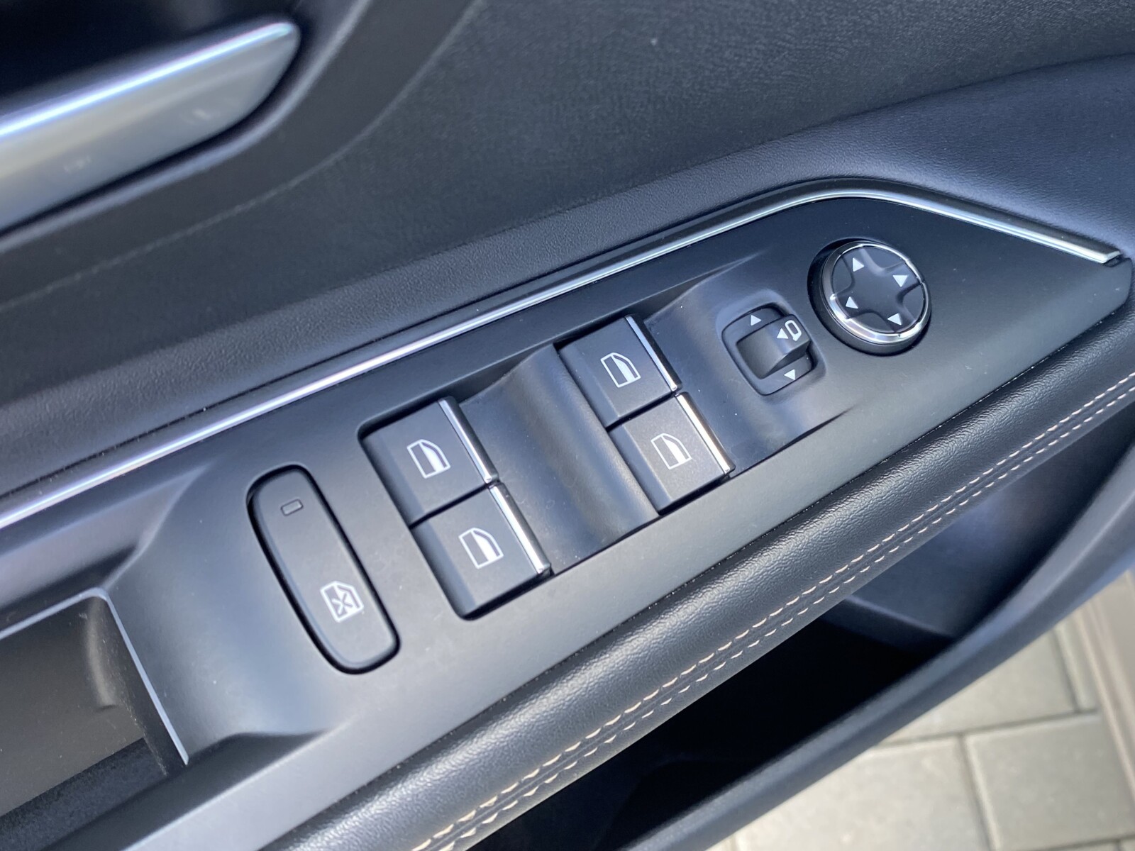 Peugeot 3008 - zdjęcie 9