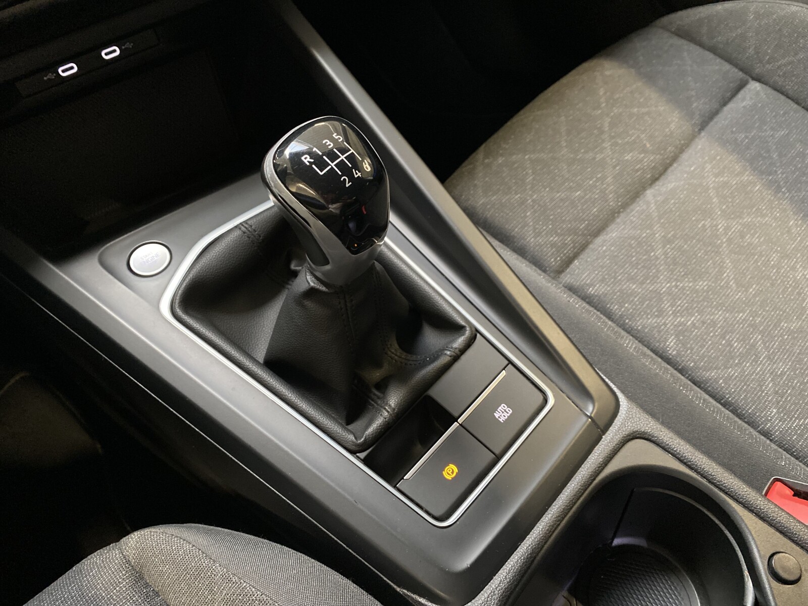 Volkswagen Golf - zdjęcie 11