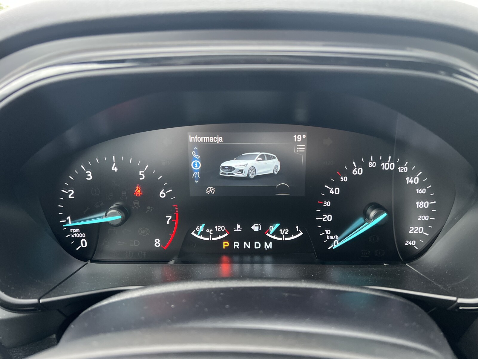 Ford Focus - zdjęcie 11