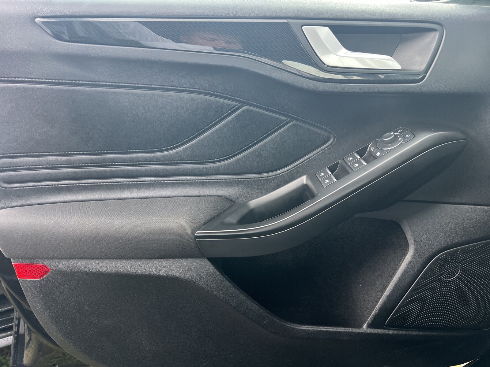 Ford Focus - zdjęcie 9