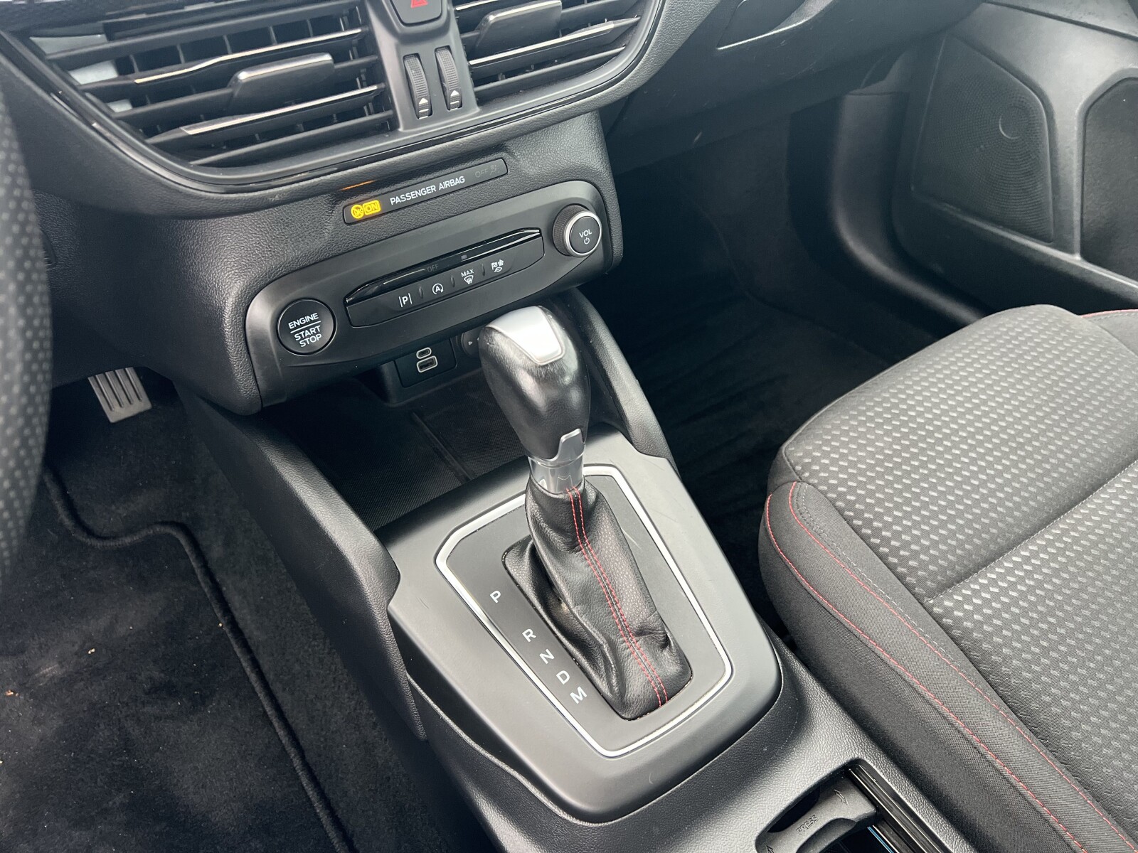 Ford Focus - zdjęcie 23