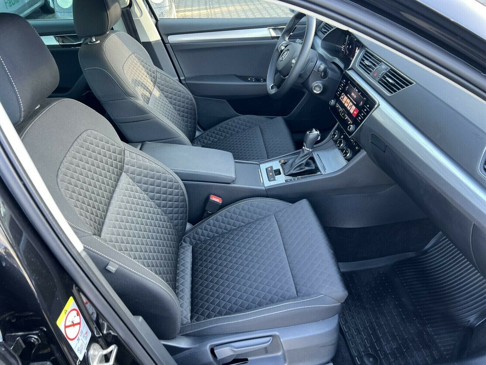 Škoda Superb - zdjęcie 14