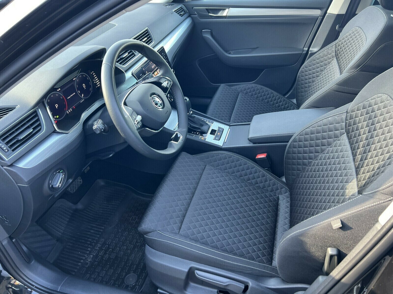 Škoda Superb - zdjęcie 15