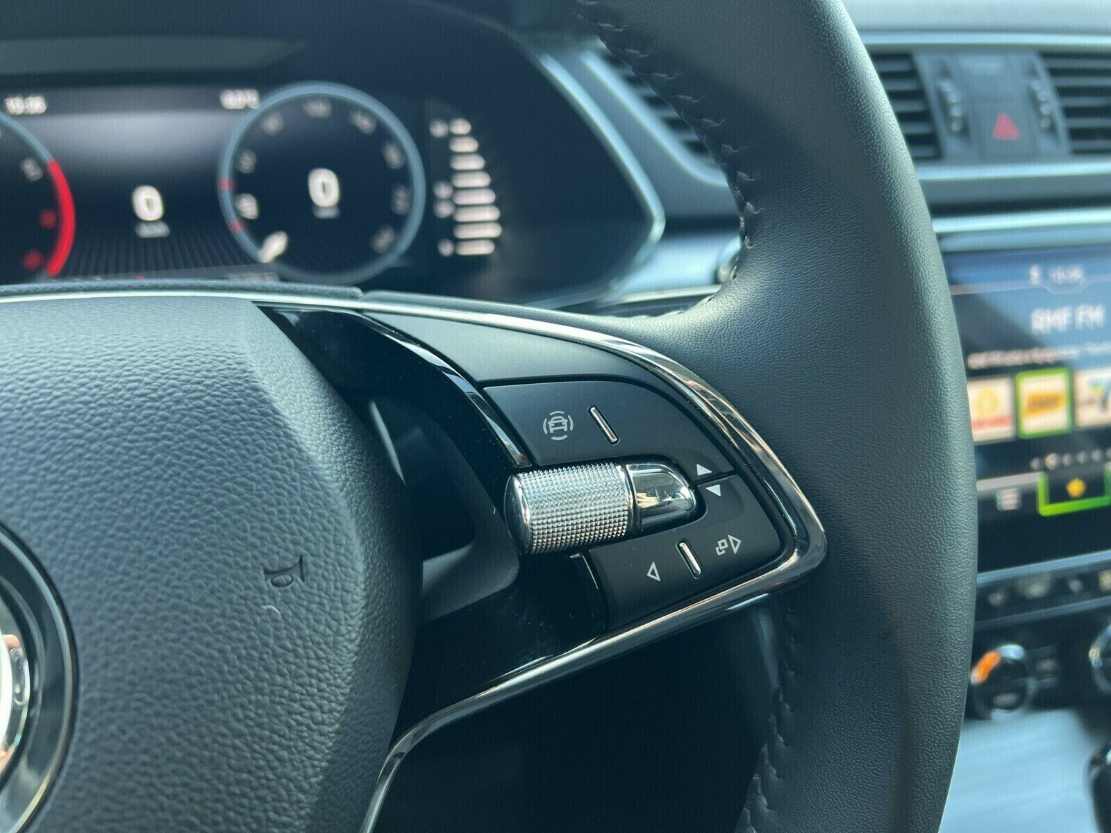 Škoda Superb - zdjęcie 17