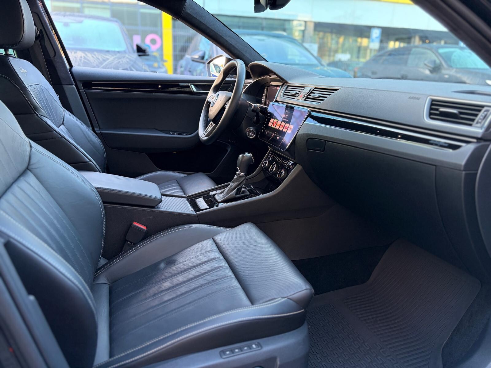 Škoda Superb - zdjęcie 23