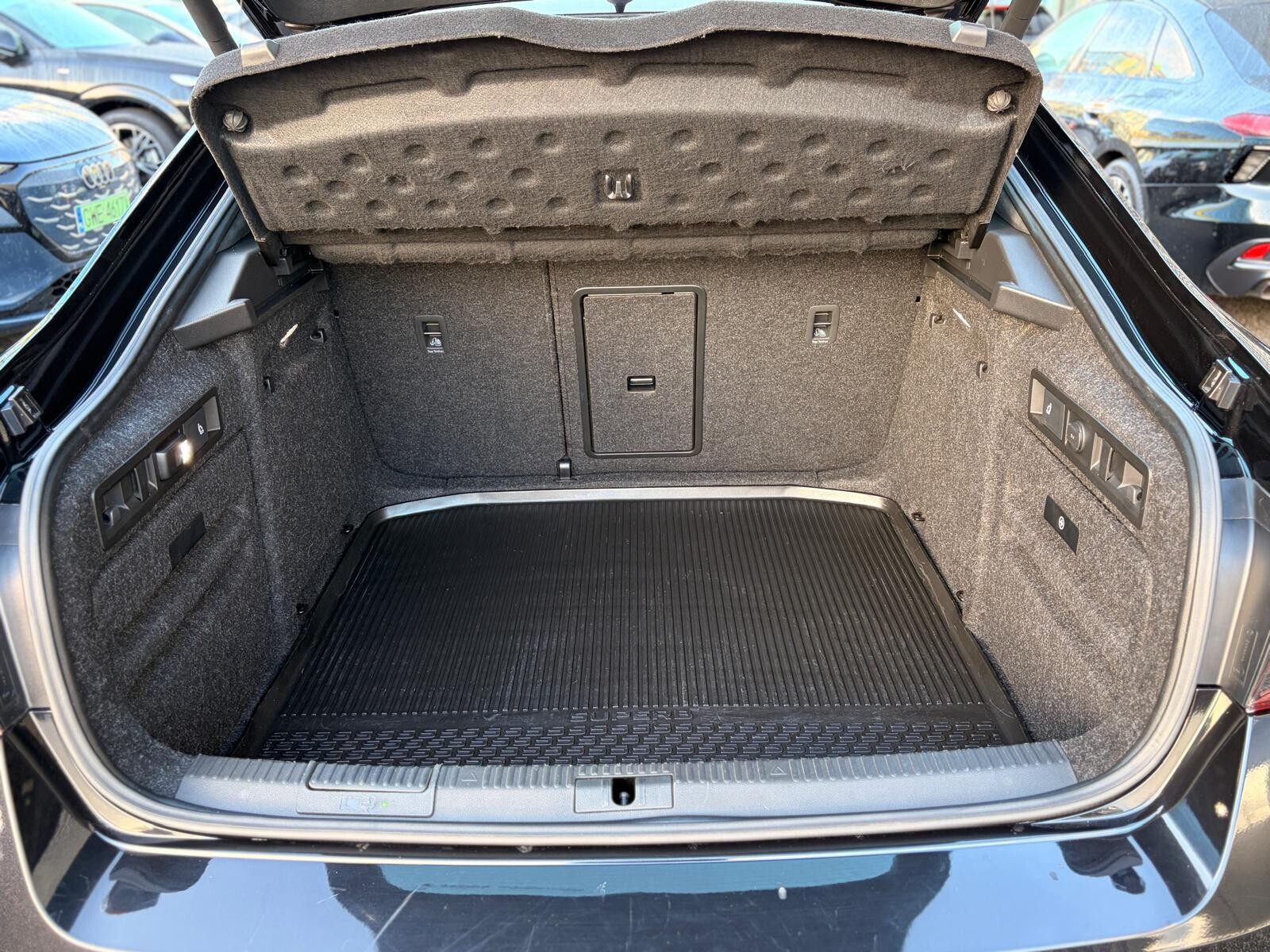 Škoda Superb - zdjęcie 19