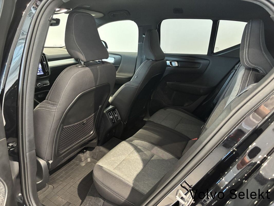 Volvo XC 40 - zdjęcie 18