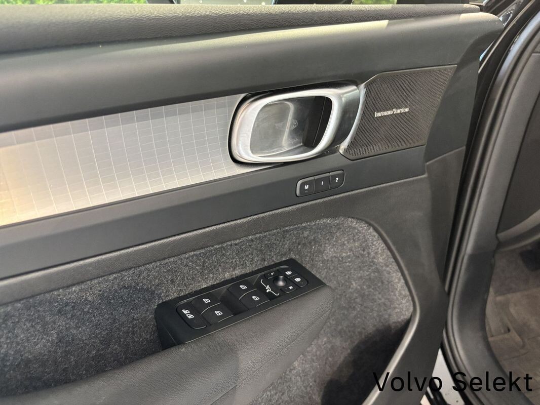 Volvo XC 40 - zdjęcie 16