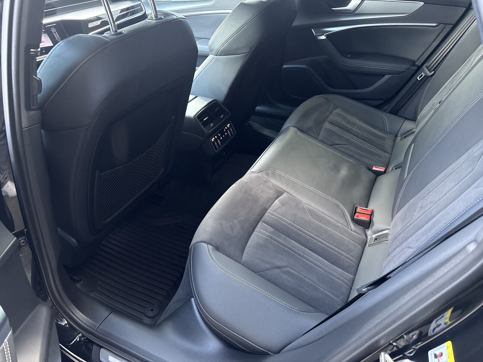 Audi A6 Avant - zdjęcie 30