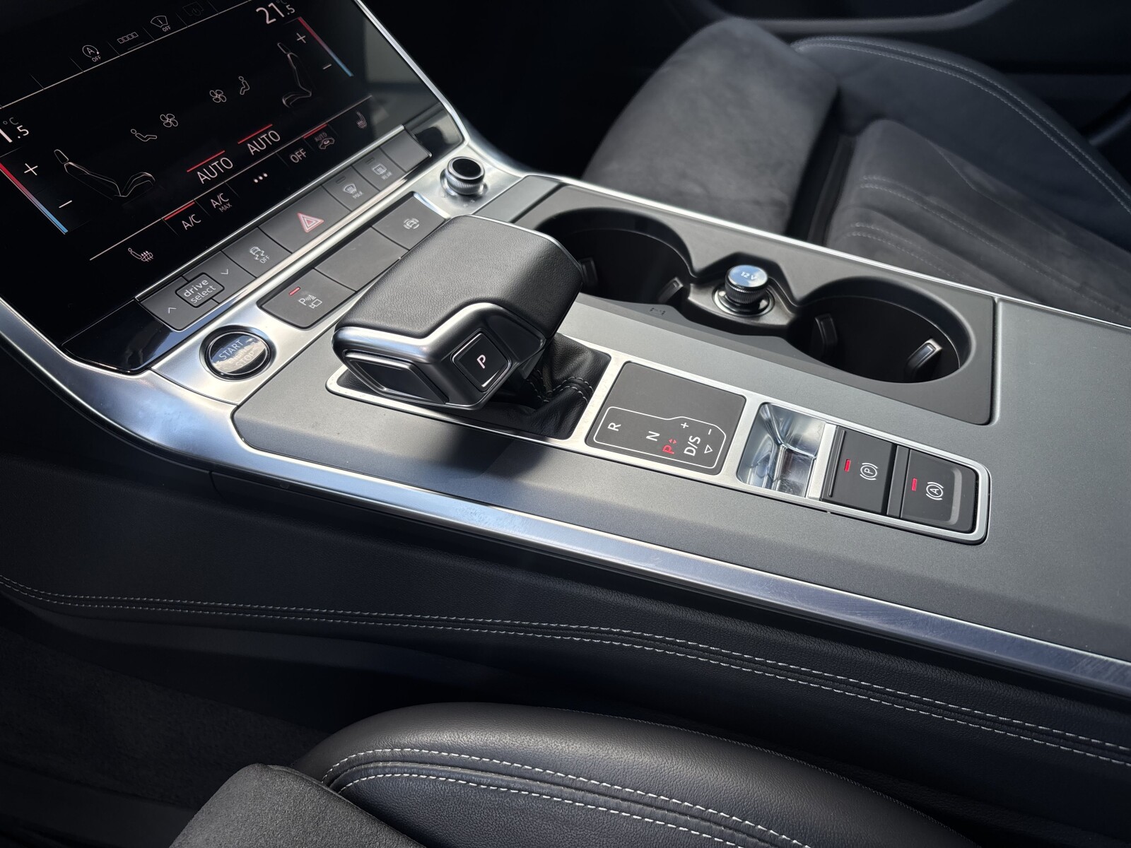Audi A6 Avant - zdjęcie 18