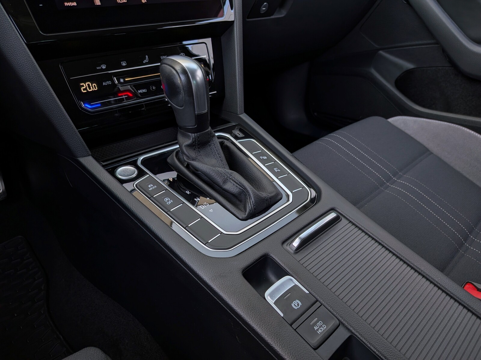 Volkswagen Passat Alltrack - zdjęcie 38