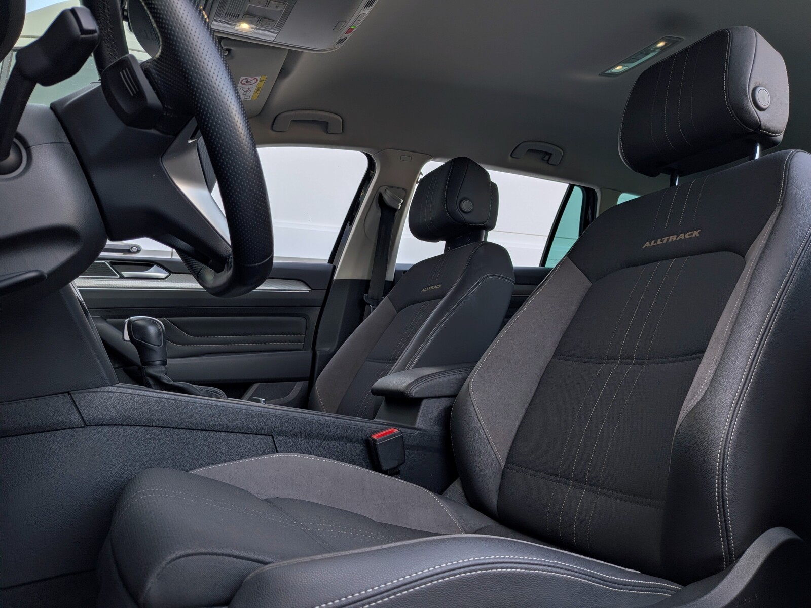 Volkswagen Passat Alltrack - zdjęcie 9
