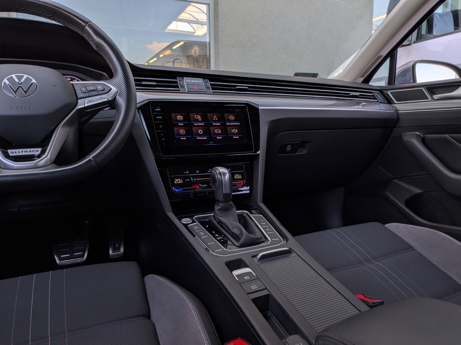 Volkswagen Passat Alltrack - zdjęcie 21