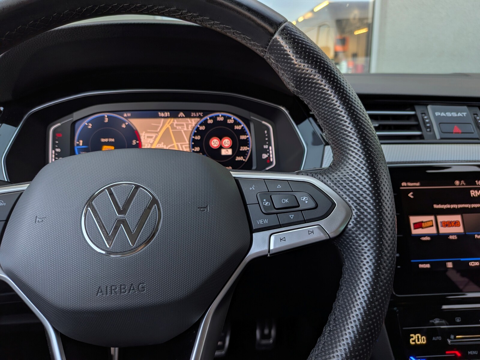 Volkswagen Passat Alltrack - zdjęcie 29