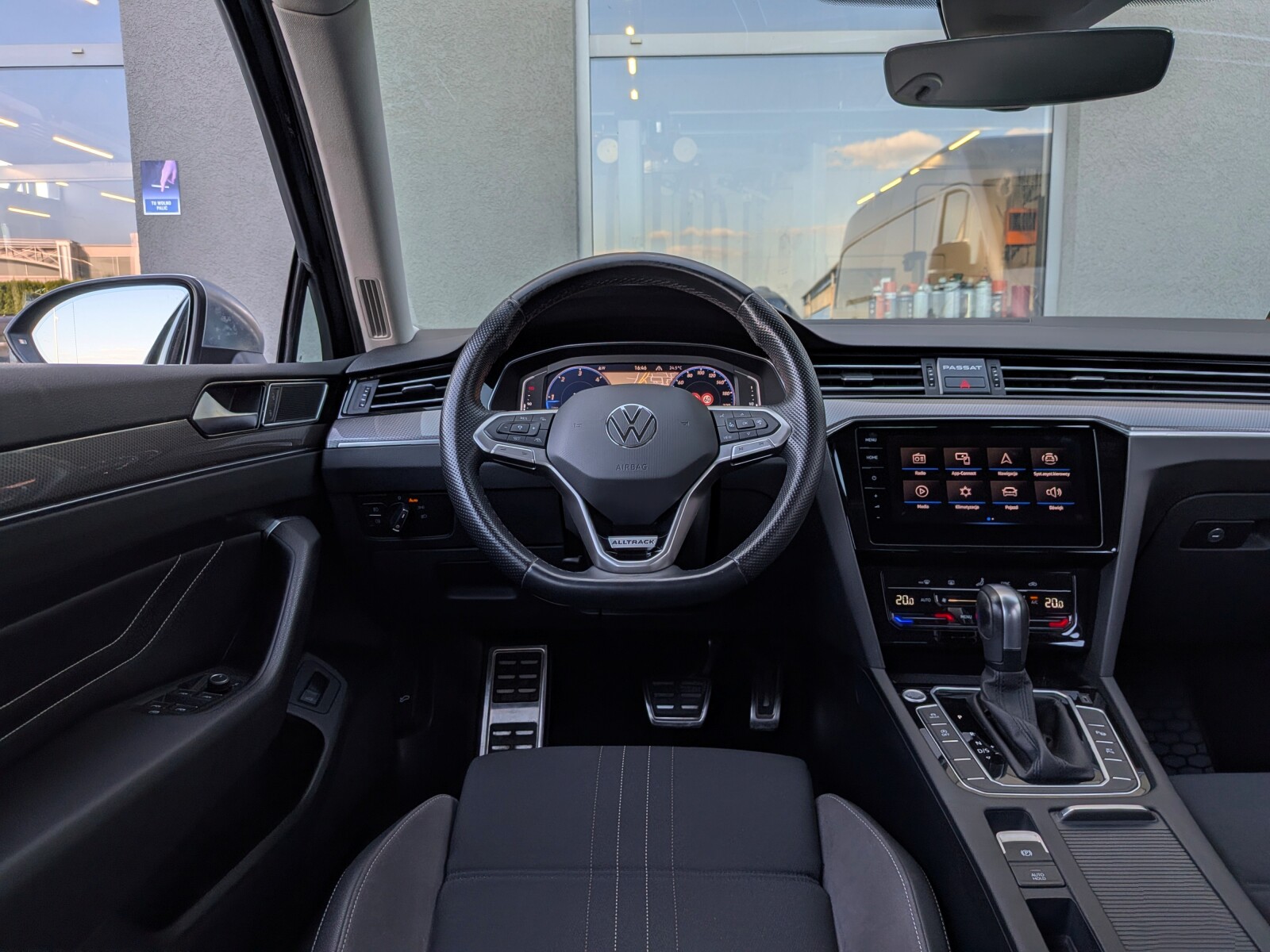 Volkswagen Passat Alltrack - zdjęcie 24