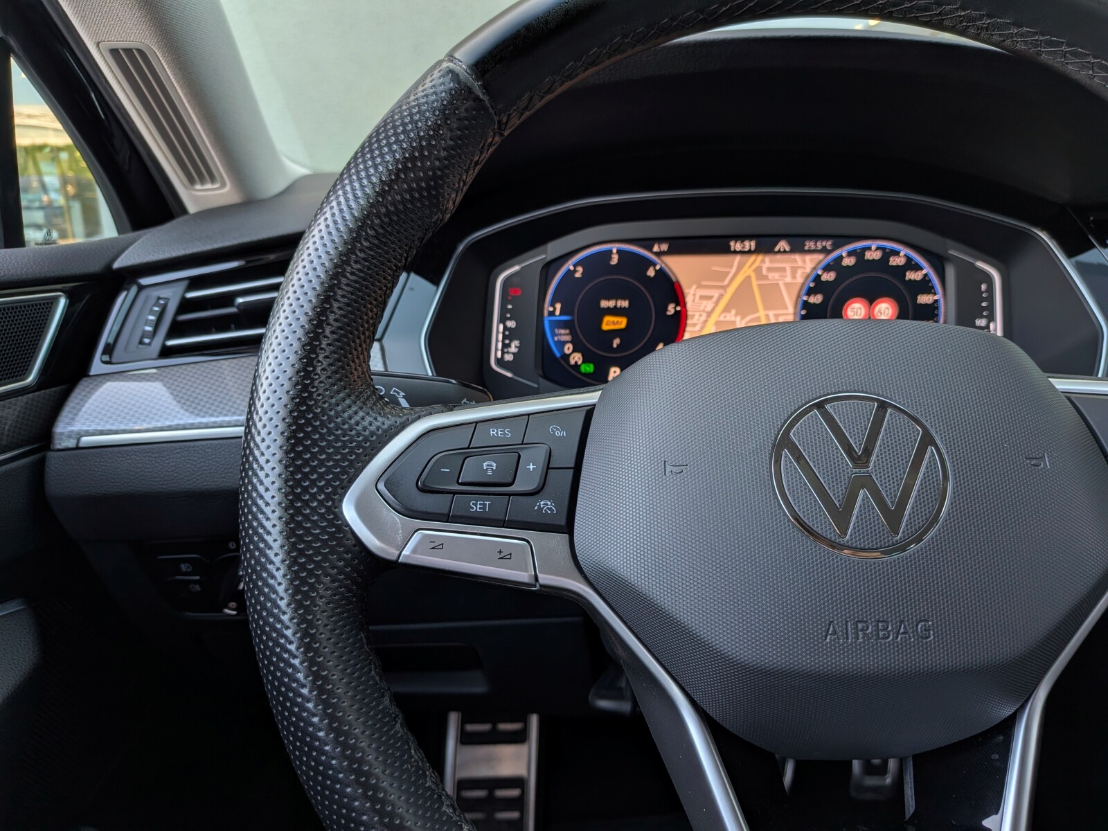 Volkswagen Passat Alltrack - zdjęcie 28