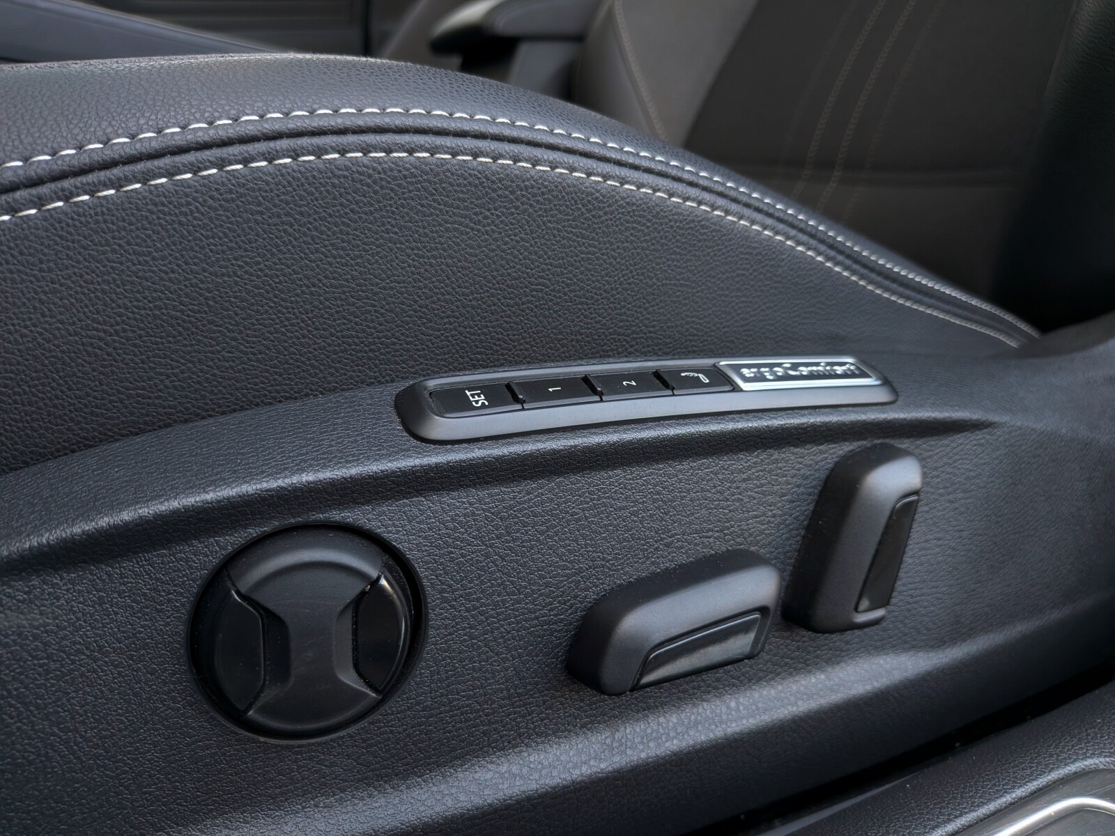 Volkswagen Passat Alltrack - zdjęcie 10