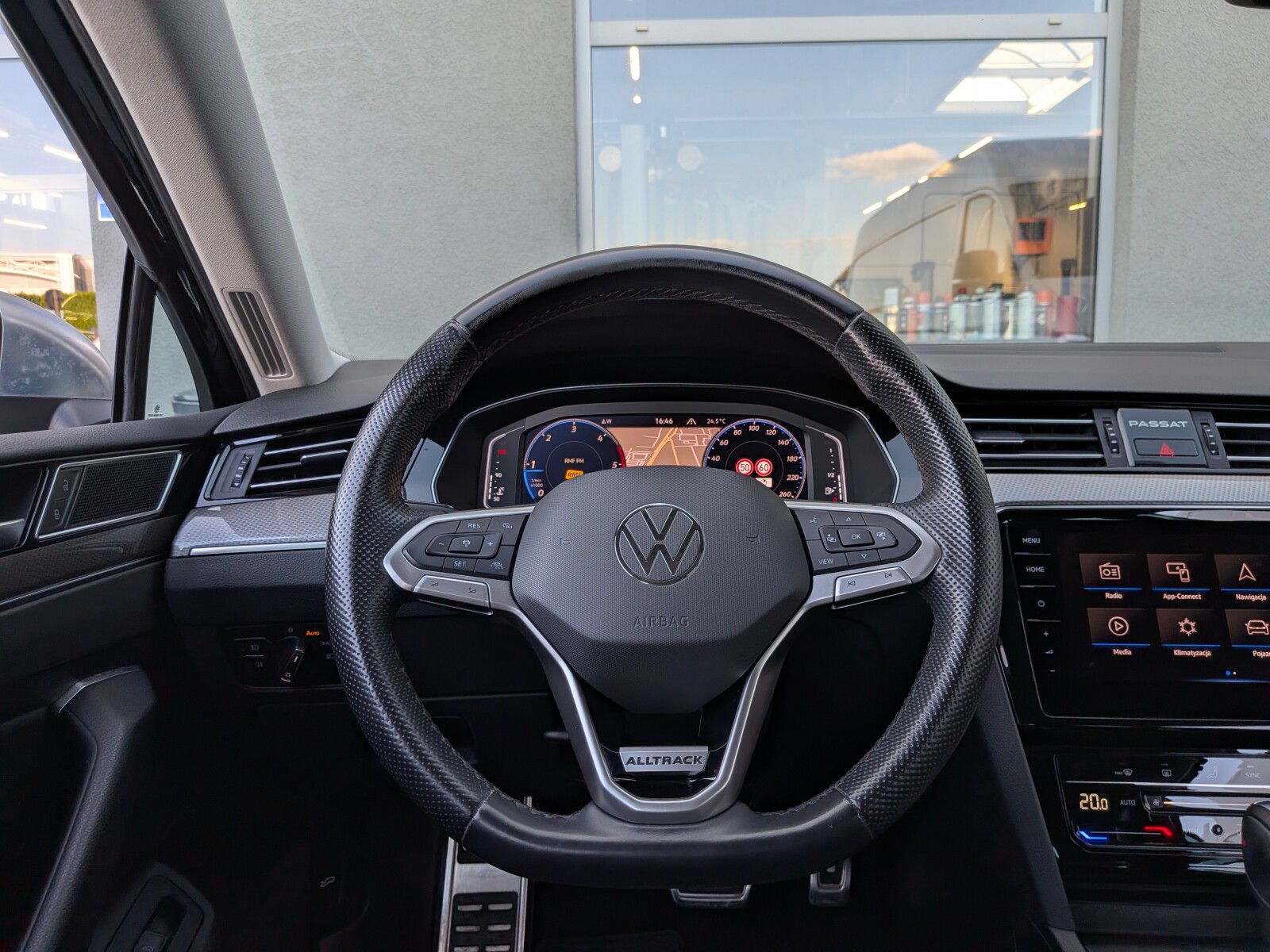 Volkswagen Passat Alltrack - zdjęcie 25
