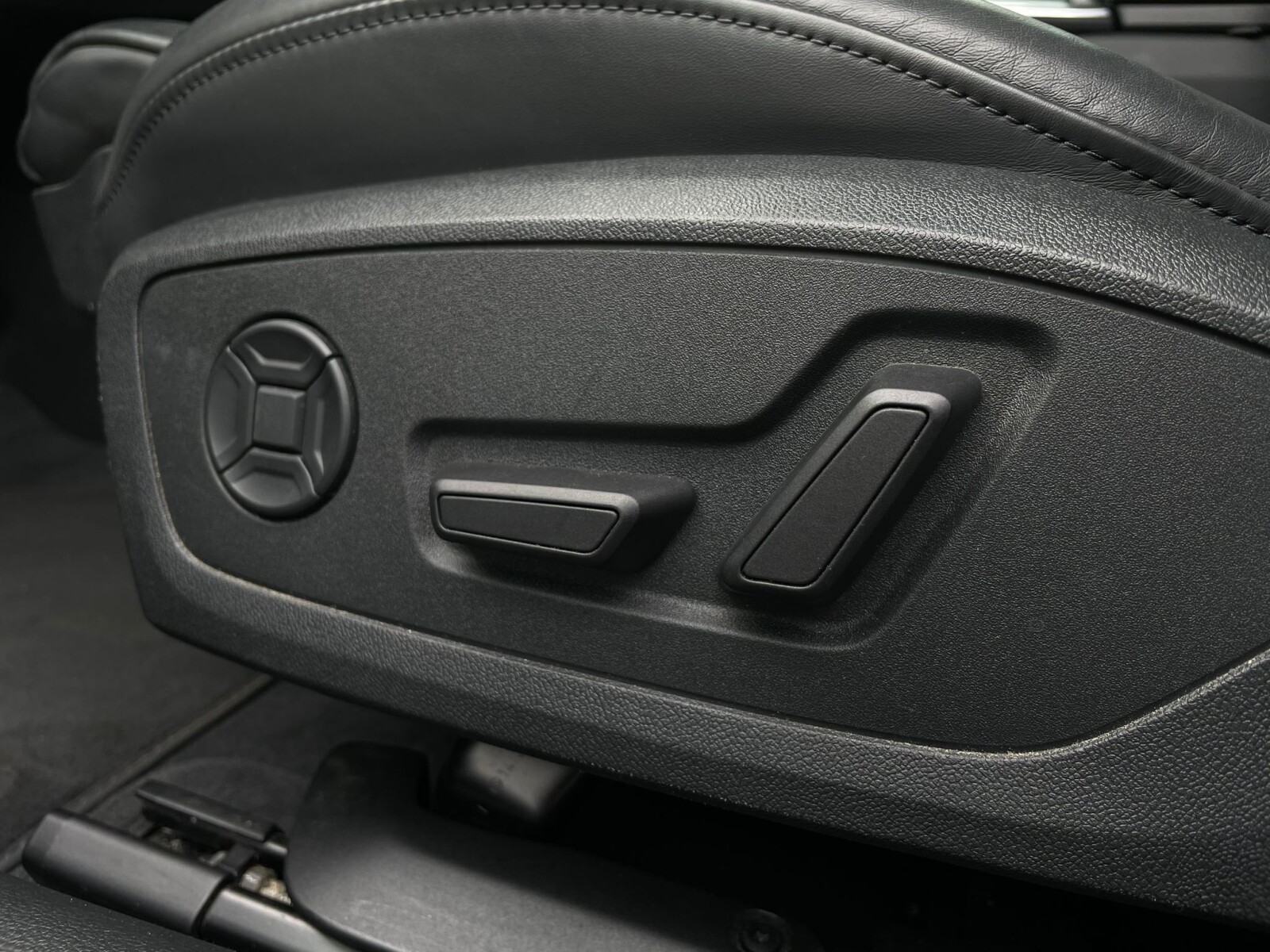 Audi A6 Avant - zdjęcie 20