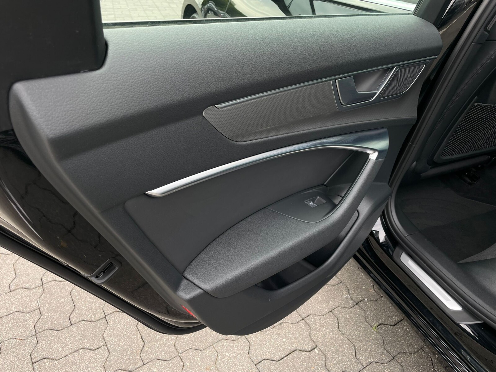 Audi A6 Avant - zdjęcie 11