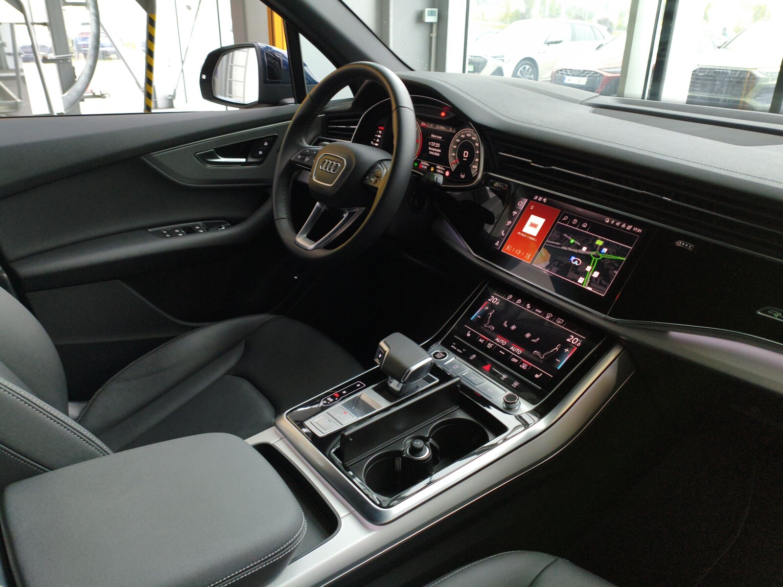Audi Q7 - zdjęcie 13