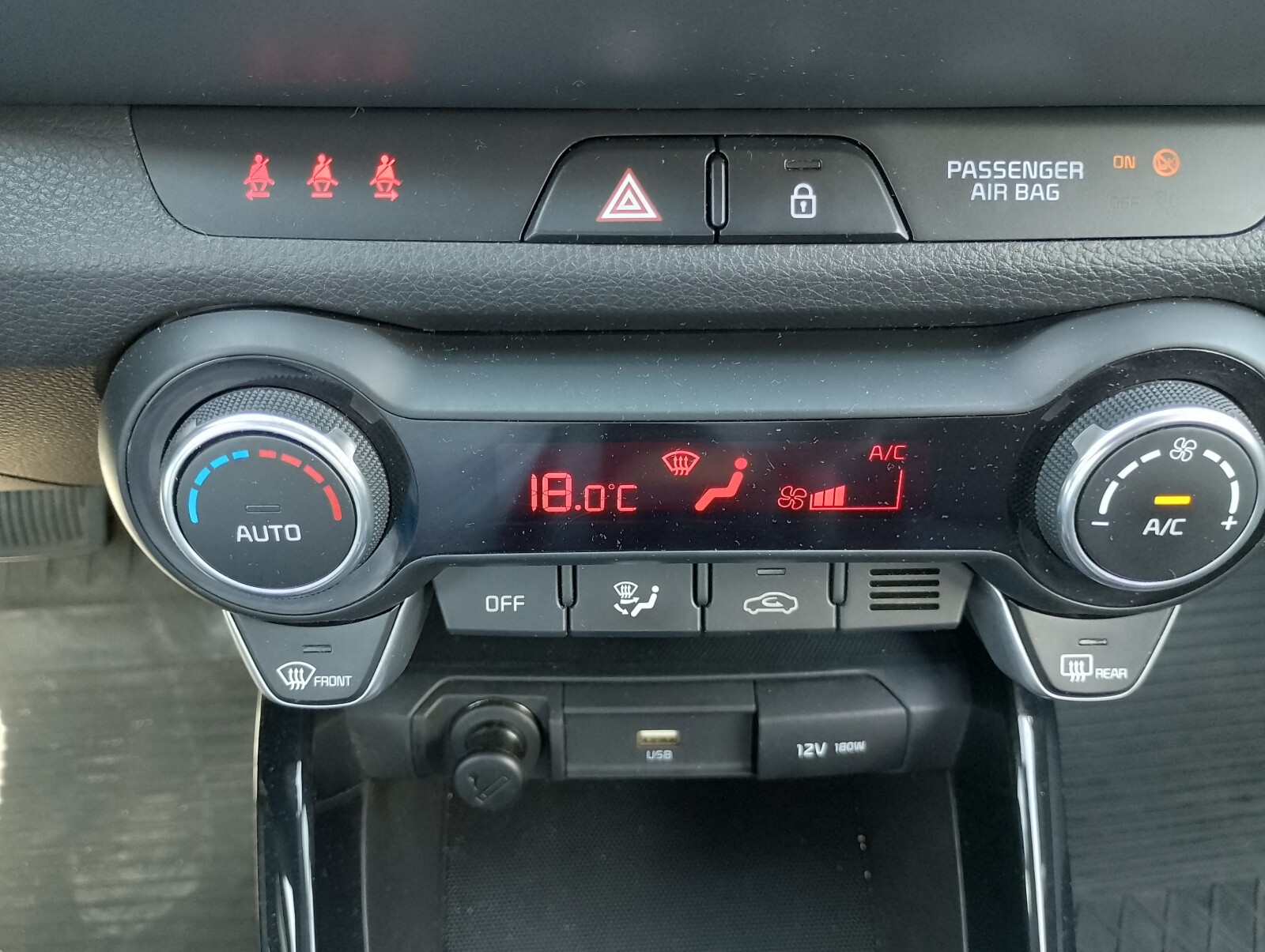 Kia Stonic - zdjęcie 12